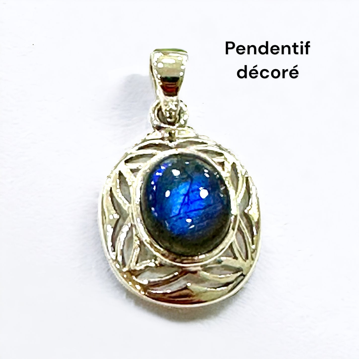 Pendentif décoré